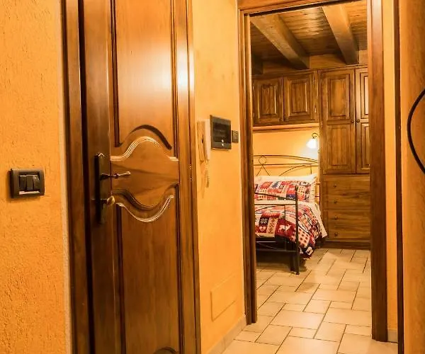 La Casetta Di Francio & Marta Nyaraló *